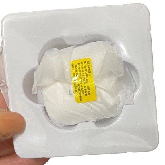 Lenovo LP40 Bluetooth Earbuds - Picture 6 of 6